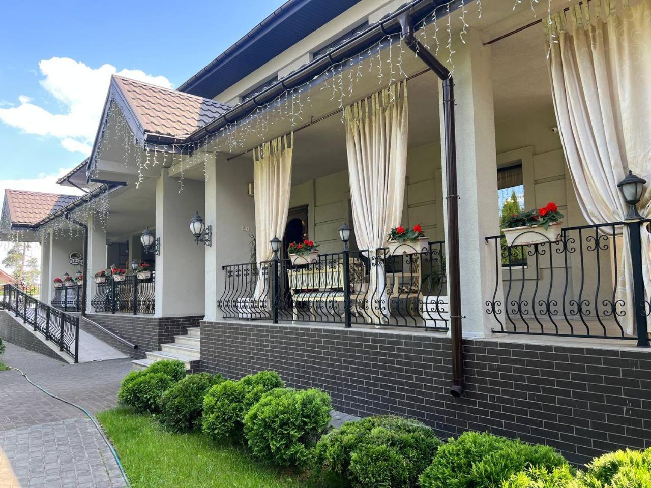 Borovik Hotel Novosilki Ngoại thất bức ảnh